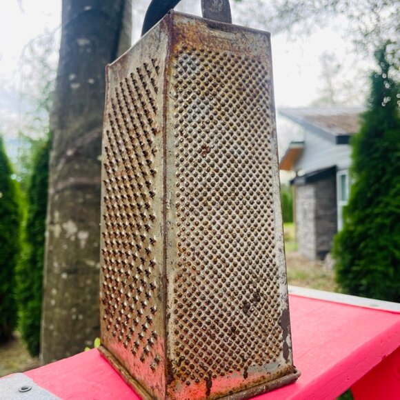 Vintage, Rustic, Farmhouse, Shabby Chic Box Graters- Large - Picture 6 of 6